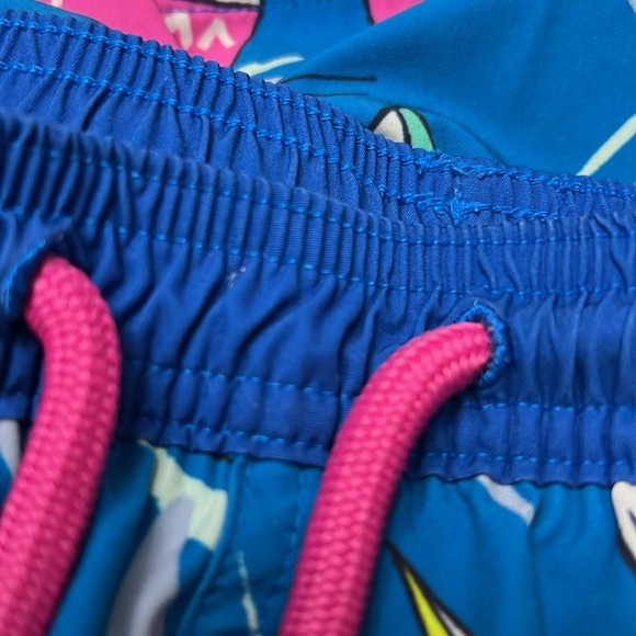 Vineyard Vines boys swim trunk size 7 - Picture 6 of 6